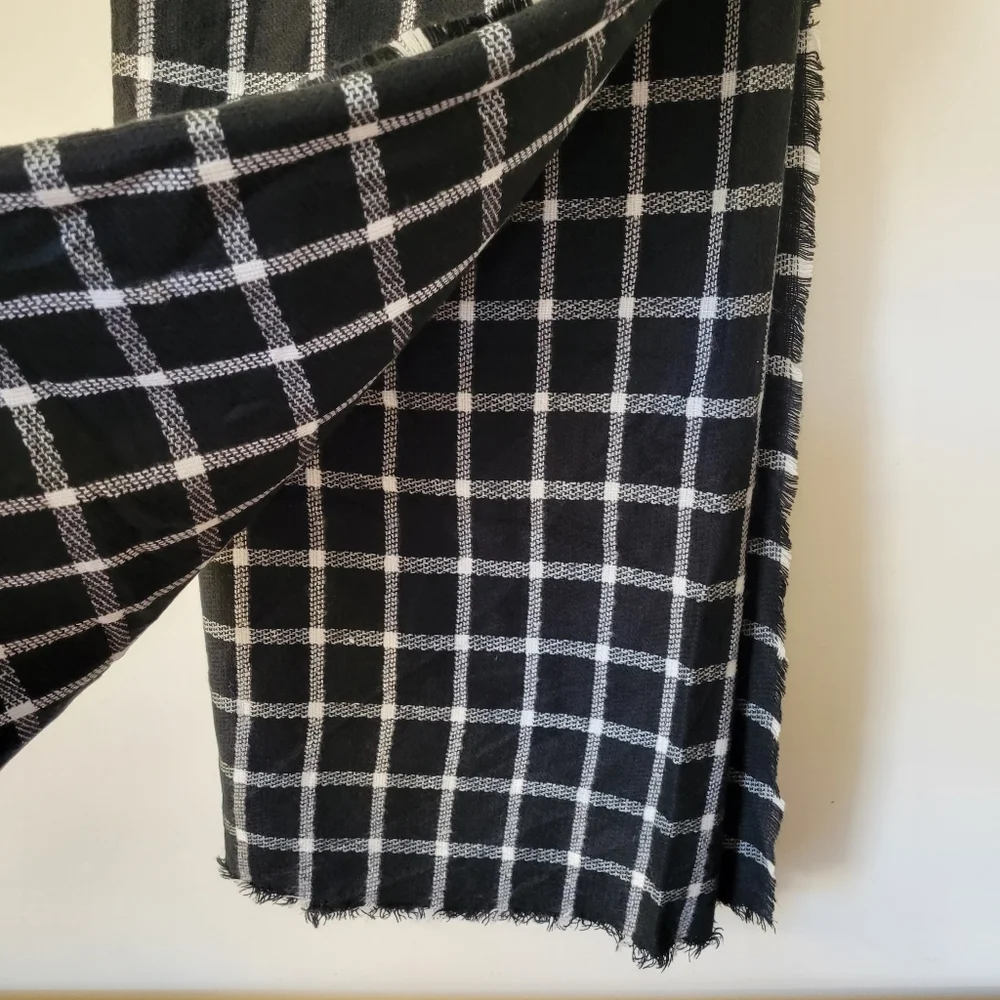 Apt. 9 Cozy Oversized Fringe Trim Blanket Scarf Black and White Plaid
